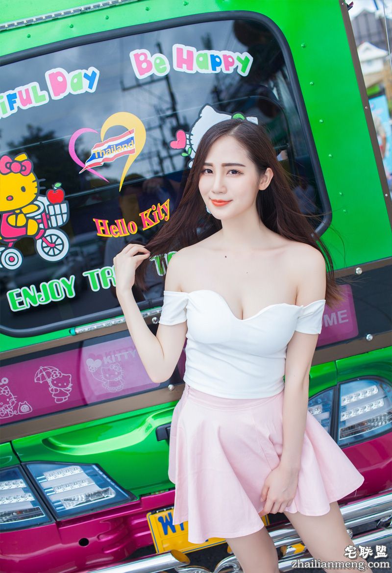 SISY思小清新粉色性感短裙美腿气质写真9