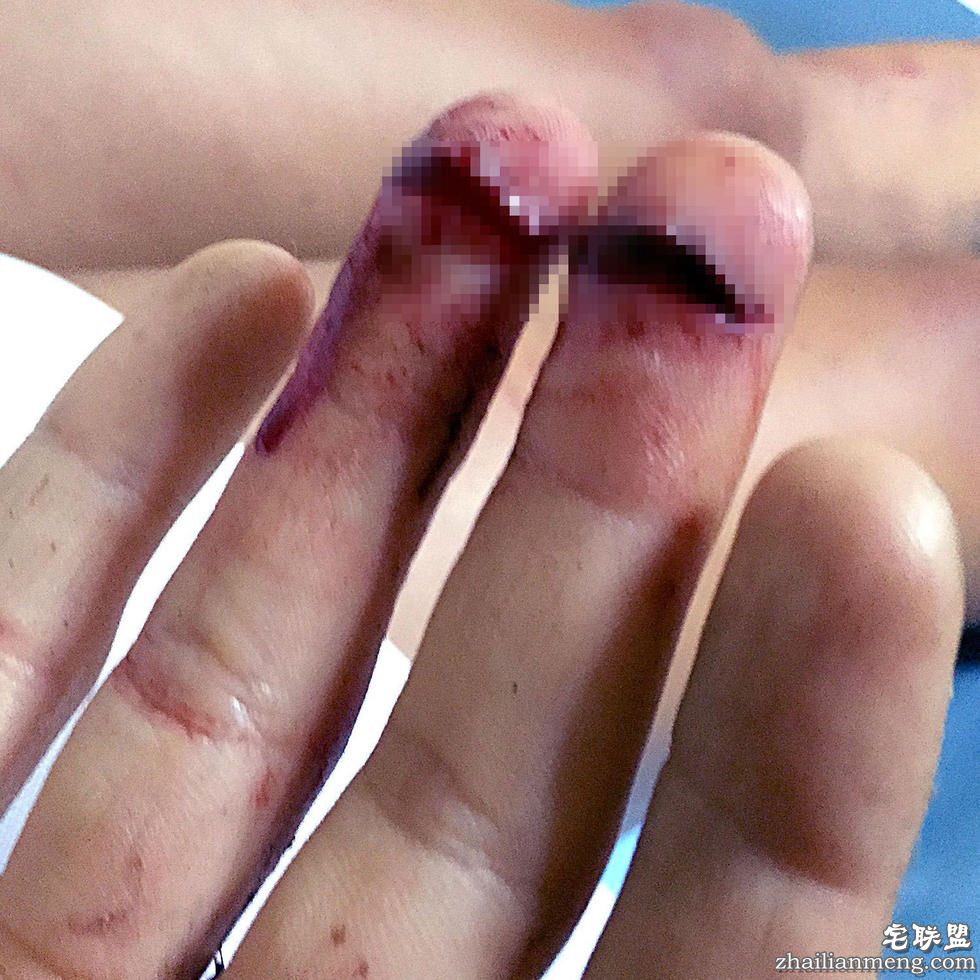 情侣旅游被食人族掳走 女子惨遭食人族轮奸蹂躏