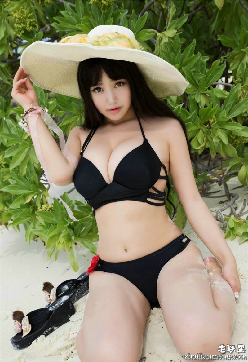 清纯嫩模Barbie可儿大胆海滩比基尼写真俏皮可爱7