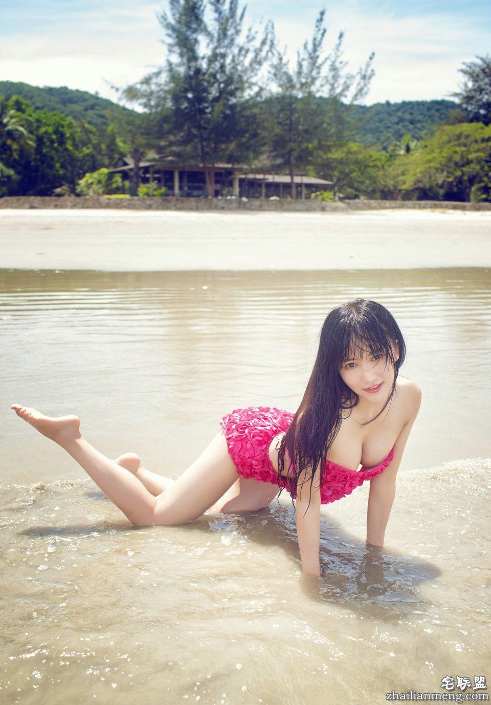 娇艳的玫瑰美女杨上萱沙巴海滩旅拍写真2