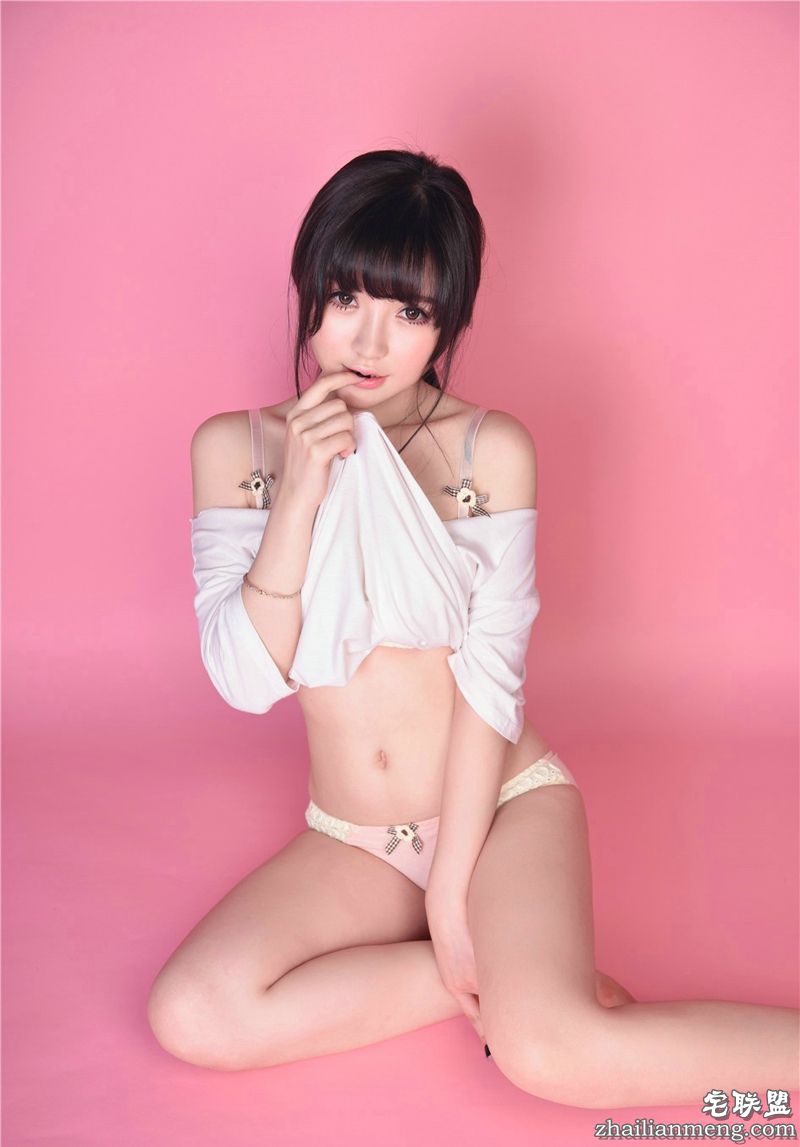 推女神米妮mini私房秀傲人双峰清纯写照3