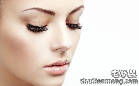 白醋洗脸可以美白肌肤吗