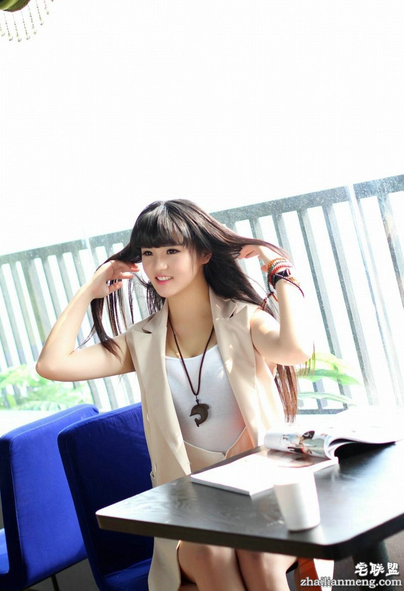 90后美女旭儿浴室花瓣湿身私房诱人照4