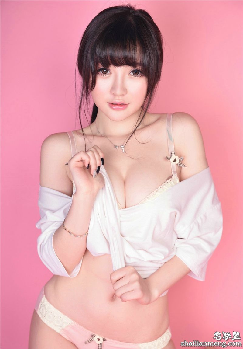 推女神米妮mini私房秀傲人双峰清纯写照4