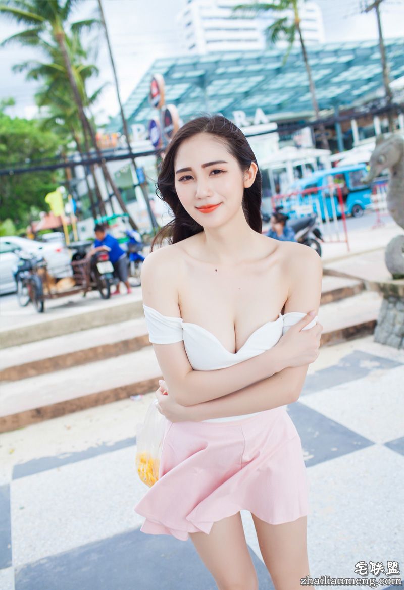 SISY思小清新粉色性感短裙美腿气质写真8