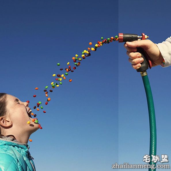 这是两张图片！无缝拼接的创意合成图 超神奇