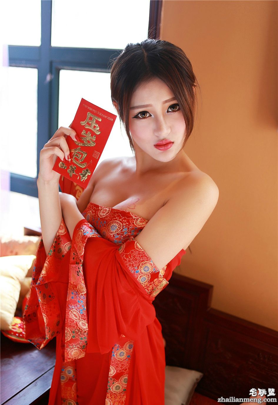 惊艳<a href=/e/tags/?tagname=%E7%BE%8E%E5%A5%B3 target=_blank class=infotextkey>美女</a>王乔恩Abby红色<a href=/e/tags/?tagname=%E8%AF%B1%E6%83%91 target=_blank class=infotextkey>诱惑</a><a href=/e/tags/?tagname=%E5%86%99%E7%9C%9F target=_blank class=infotextkey>写真</a>1