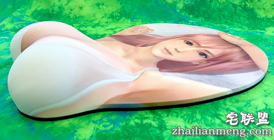 这款绅士向的游戏又出了新的鼠标垫,只不过...