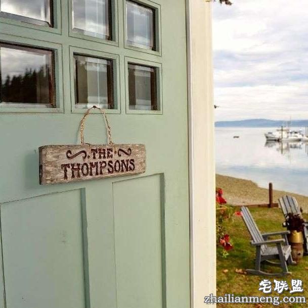 这对情侣买了一辆二手校车回来改造,最后的成果简直让人羡慕无比