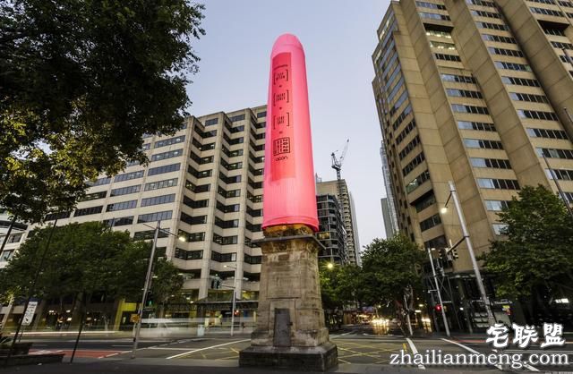 世界最大的避孕套吗?悉尼18米方尖碑戴上巨型特制避孕套