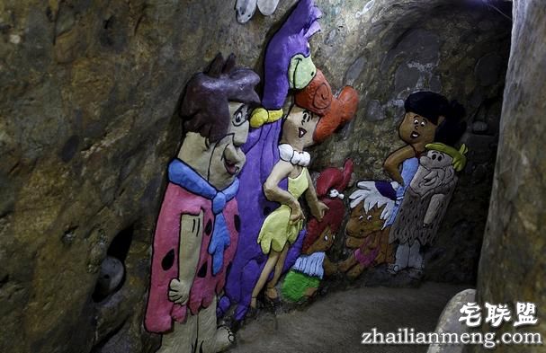 男子不停在这挖掘所有人以为他疯了,12年后被他的成品惊掉下巴