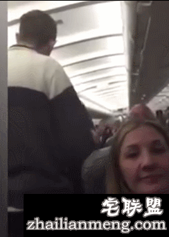 加拿大奇葩男子自称智商176,撒泼大闹航班被赶下飞机