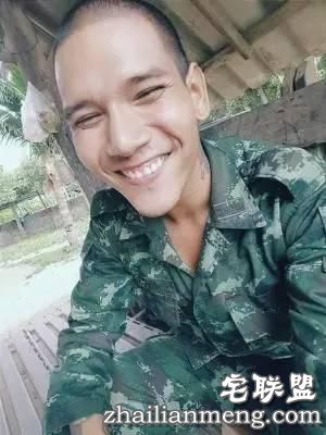 泰国征兵够奇葩，纯靠抽签，红签入伍黑签回家，小哥儿们快疯了