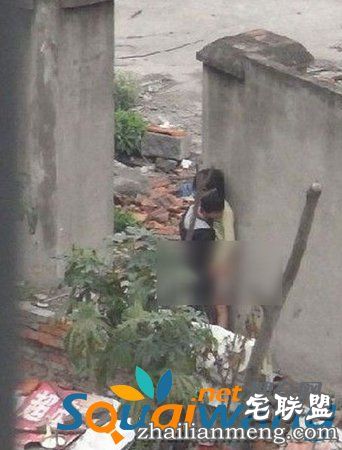 成都大学生情侣工地上性行为事件 工地门事件高清近照曝光
