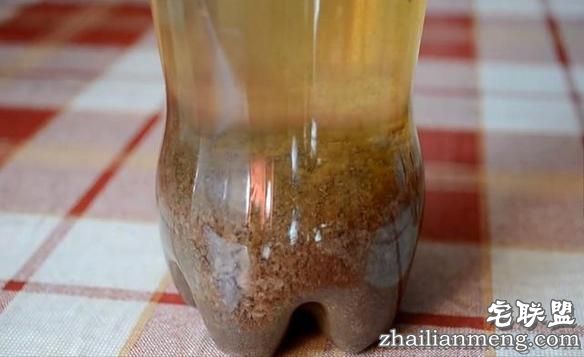 男子实验“将牛奶倒进可乐里”,下一秒的变化让我再也不敢喝可乐