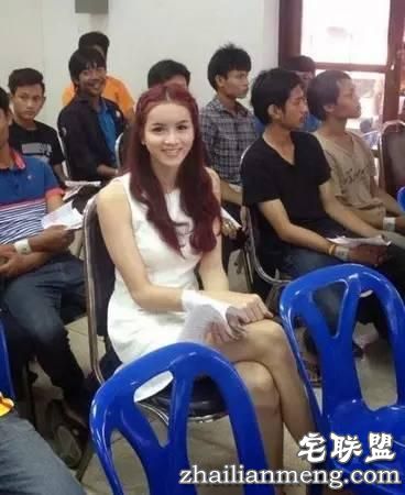 泰国征兵够奇葩，纯靠抽签，红签入伍黑签回家，小哥儿们快疯了