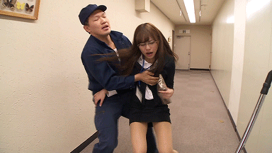 猛男暴打<a href=/e/tags/?tagname=%E7%BE%8E%E5%A5%B3 target=_blank class=infotextkey>美女</a>的邪恶gif<a href=/neihan/dongtaitupian/ target=_blank class=infotextkey>动态图片</a>