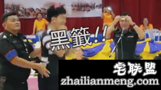 泰国征兵够奇葩，纯靠抽签，红签入伍黑签回家，小哥儿们快疯了