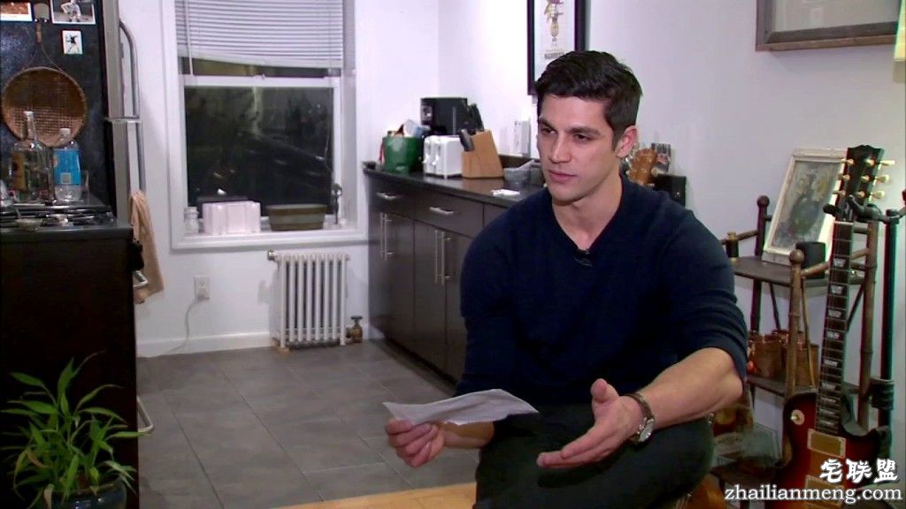 他好不容易找回遗失钱包时还超开心,结果发现裡面的神秘小纸条后就不知道该哭还是笑了...