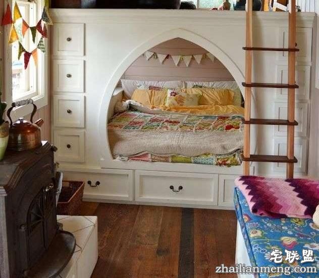 这对情侣买了一辆二手校车回来改造,最后的成果简直让人羡慕无比