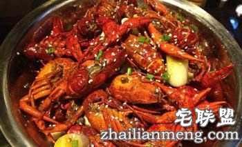 幼儿喝母乳红了眼 竟是因为妈妈吃了虾