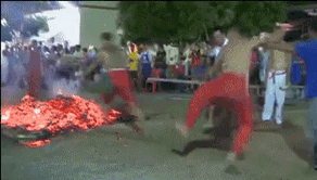 糗GIF榜:当你遇到前男友时,要不要这么夸张 ~