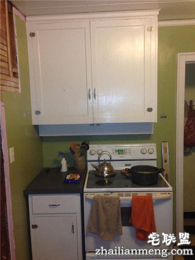 夫妻翻修厨房,没想到墙里的东西让他们直接吐了! 夫妻翻修厨房,没想到墙里的东西让他们直接吐了!