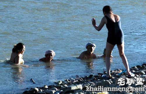 揭藏族男女共浴的沐浴节来历与习俗! 揭藏族男女共浴的沐浴节来历与习俗!