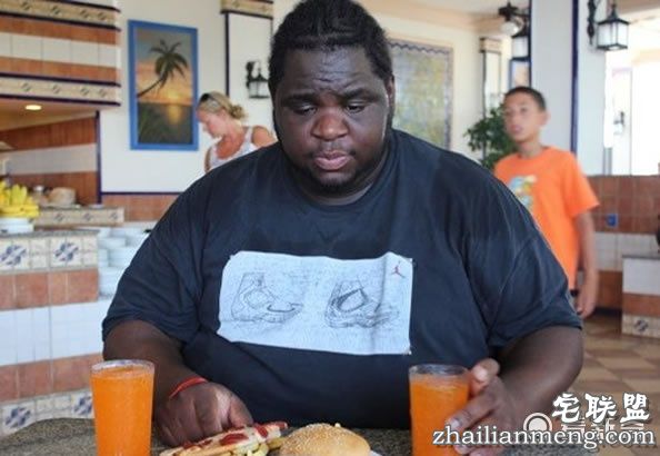 失恋才是减肥的动力 英男子被甩怒减180斤！