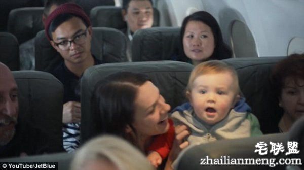 母亲节特别航班:孩子哭了就给大家机票打折