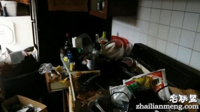 房客走后留下22.7吨垃圾