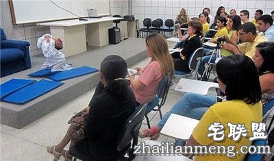 奇迹!畸形男:活着就能改变全球 奇迹!畸形男:活着就能改变全球