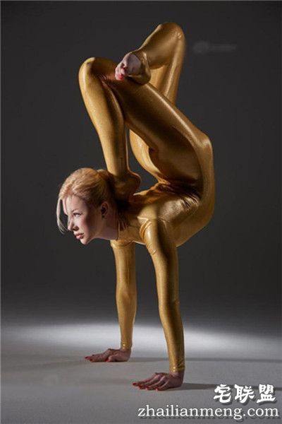 既性感又恐怖!俄罗斯最柔软女孩 身体扭曲令人惊讶! 既性感又恐怖!俄罗斯最柔软女孩 身体扭曲令人惊讶!