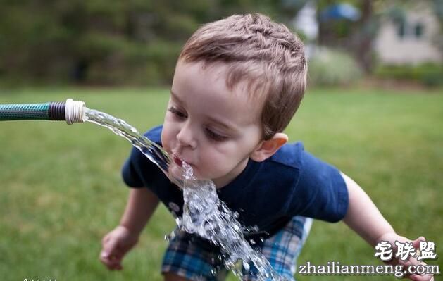 喝水小常识:多喝水的好处及喝水的最佳时间表 喝水小常识:多喝水的好处及喝水的最佳时间表