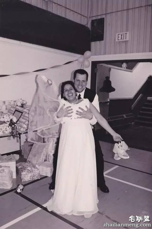 婚礼请大家吃500块肯德基,今年开1400里只为老婆吃全家桶