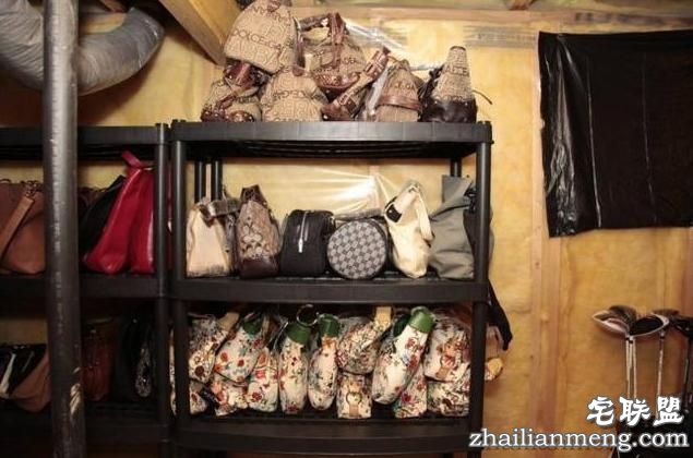 警察抓住传奇大盗后搜查其住所,推开门进去现场所有人被惊呆了!