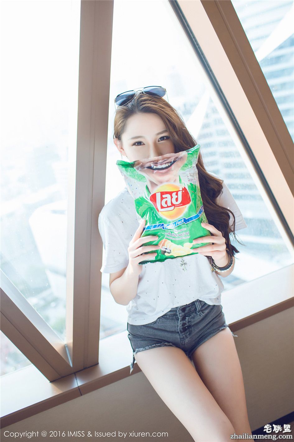 [爱蜜社] <a href=/e/tags/?tagname=%E6%80%A7%E6%84%9F target=_blank class=infotextkey>性感</a>的<a href=/e/tags/?tagname=%E7%BE%8E%E8%85%BF target=_blank class=infotextkey>美腿</a><a href=/e/tags/?tagname=%E5%A5%B3%E7%A5%9E target=_blank class=infotextkey>女神</a>刘奕宁Lynn清晨内衣<a href=/e/tags/?tagname=%E5%86%99%E7%9C%9F target=_blank class=infotextkey>写真</a>摄影 Vol.080第1张