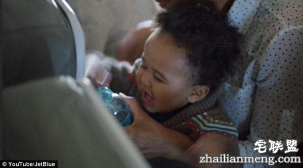 母亲节特别航班:孩子哭了就给大家机票打折