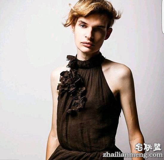 双性模特自曝:同时拥有“丁丁”和“子宫”但她却想自杀