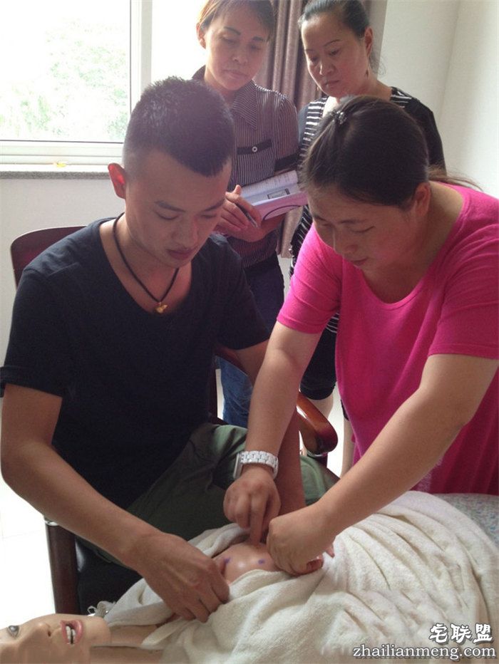 80后小伙当职业催乳师 真人催乳过程曝光 80后小伙当职业催乳师 真人催乳过程曝光