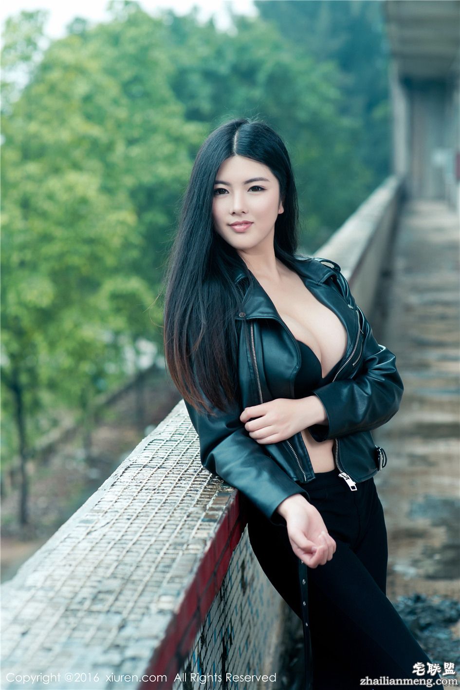 [秀人网] 亚洲大胸模特娜露Selena废墟性感艺术摄影图片 第445期第2张