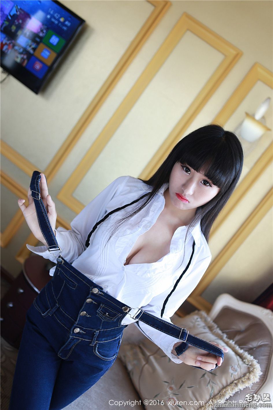 [秀人网] 漂亮小美女月音瞳吐舌头爆乳私房性感写真 第447期第6张