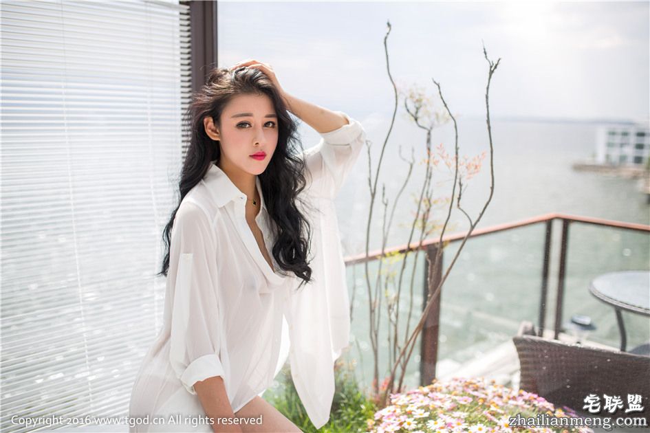 [推女神] 美乳嫩模叶佳颐大理旅拍性感诱惑第二刊图片 第323期第2张