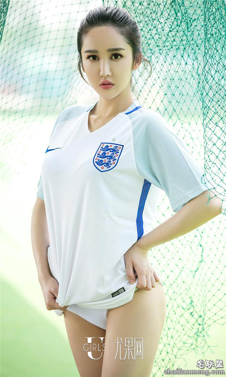 [尤果网] 足球宝贝<a href=/e/tags/?tagname=%E7%BE%8E%E5%A5%B3 target=_blank class=infotextkey>美女</a>孙嘉言绿茵场上酥胸<a href=/e/tags/?tagname=%E8%AF%B1%E6%83%91 target=_blank class=infotextkey>诱惑</a> 第365期第1张