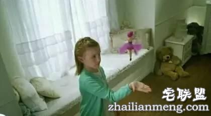 一个日本麻麻给孩子买了一个中国仿制的玩具...