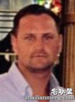 为鼓励11岁女儿好好学习 父母每月为其买奢侈品