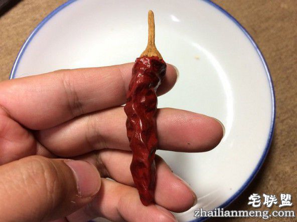 逆天了！万万没想到这些盘中餐居然是木头雕刻的