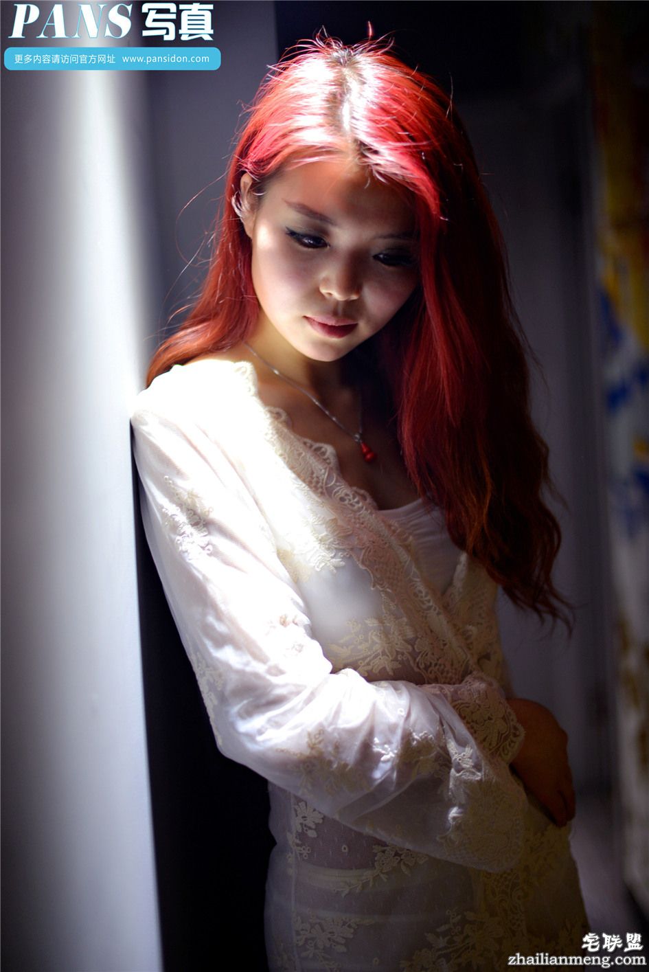 [PANS] 红发美女小颖白色丝袜写真 第546期第3张