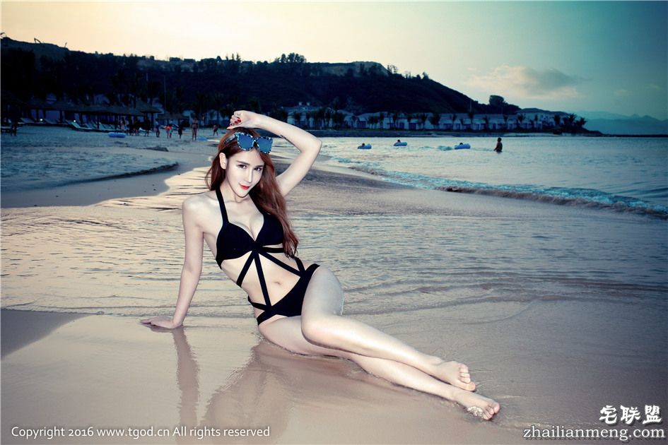 [推<a href=/e/tags/?tagname=%E5%A5%B3%E7%A5%9E target=_blank class=infotextkey>女神</a>] 阳光<a href=/e/tags/?tagname=%E7%BE%8E%E5%A5%B3 target=_blank class=infotextkey>美女</a>伍月yuer越南芽庄旅拍第四刊套图 第336期第1张