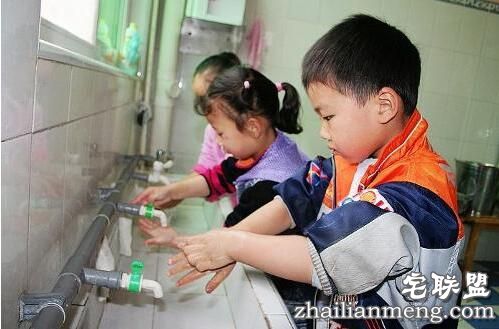 香港爆发手足口病 手足口病初期症状及预防 香港爆发手足口病 手足口病初期症状及预防